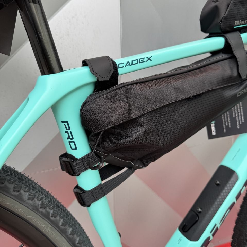 Bianchi ARCADEX PRO GRX820/822 12V HD Karbon Gravel Bisiklet Celeste 53CM
