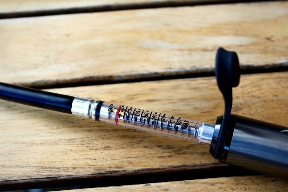 MOON Aiolos Gauge Pro Hp 160PSI Hortumlu Basınç Göstergeli Mini Pompa